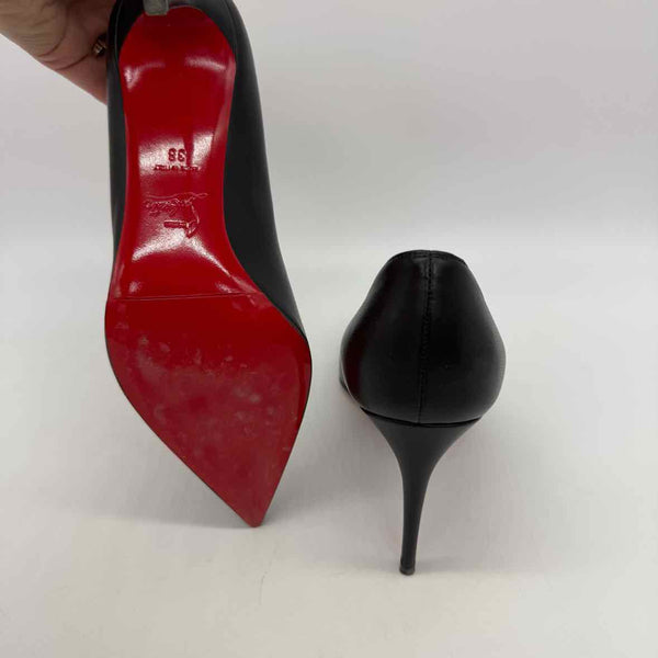 Christian Louboutin Size 38 Pumps