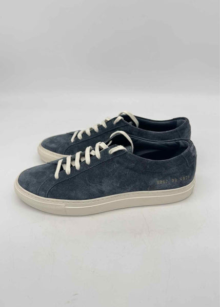 Common Projects Size 39 Sneakers