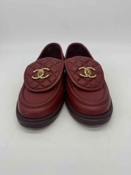 Chanel Size 38 Loafers