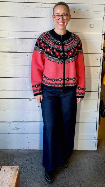 Icelandic Design Size Medium Cardigan
