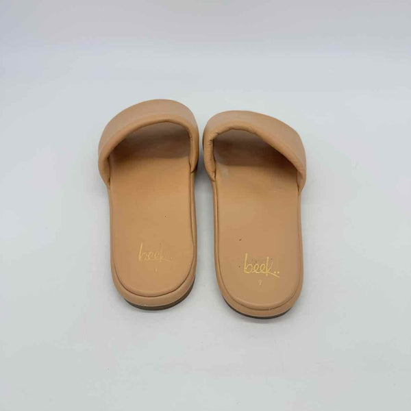 Beek Size 9 Sandals
