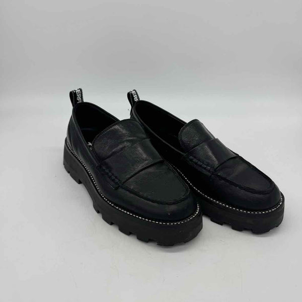 Karl Lagerfeld Size 9 Loafers