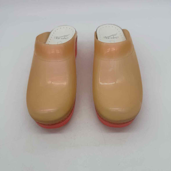 Dansko Size 38 Clogs