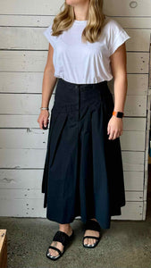 Lilith Size 4 Skirt