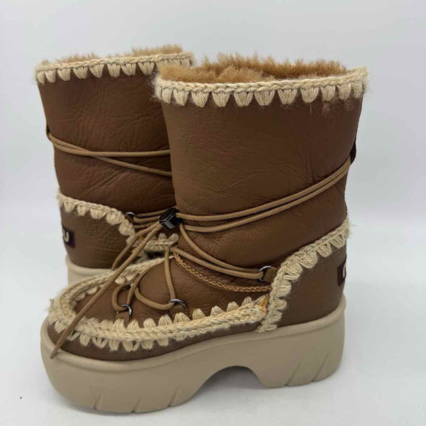 MOU Size 7 Boots