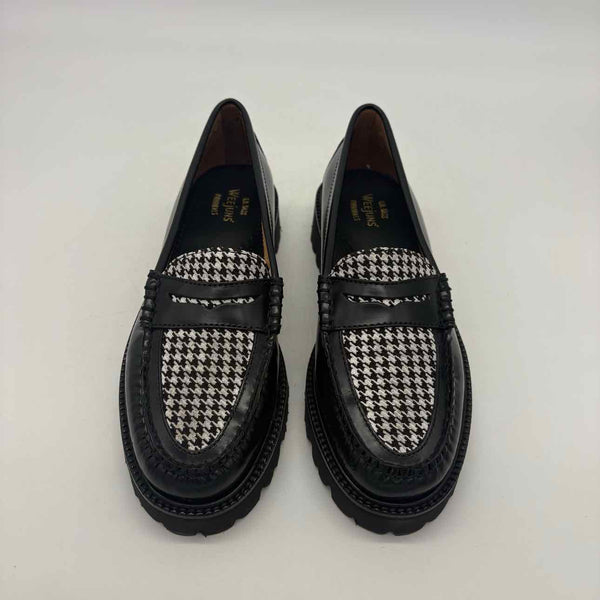 G.H. Bass Size 8.5 Loafers