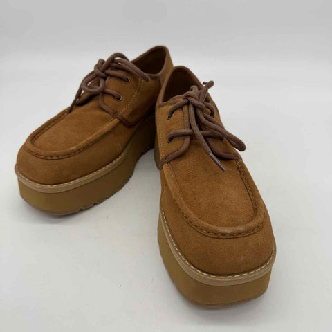 UGG 7.5 Sneakers