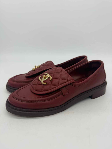 Chanel Size 38 Loafers