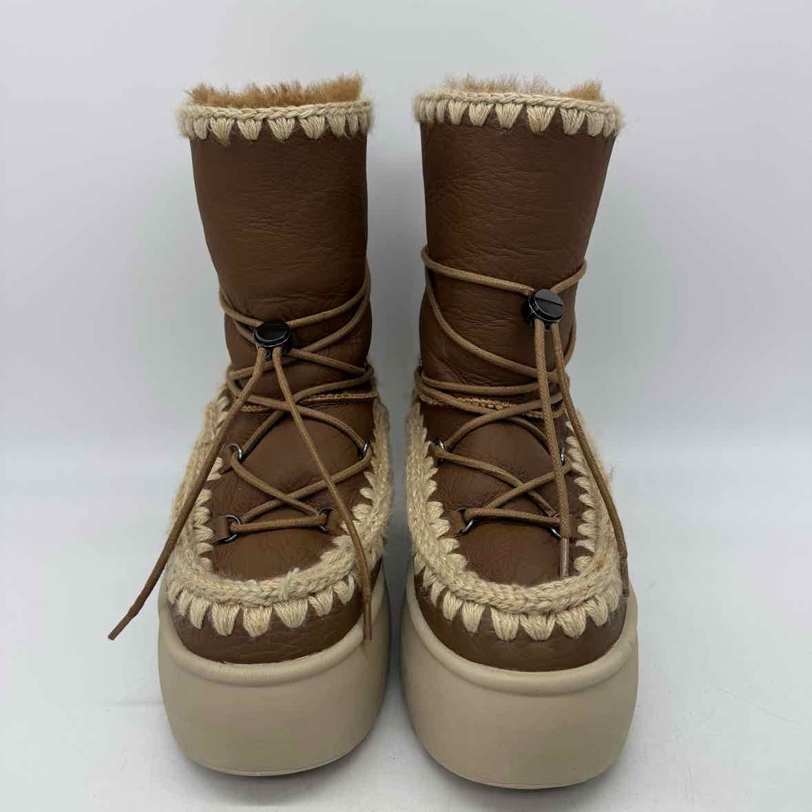 MOU Size 7 Boots