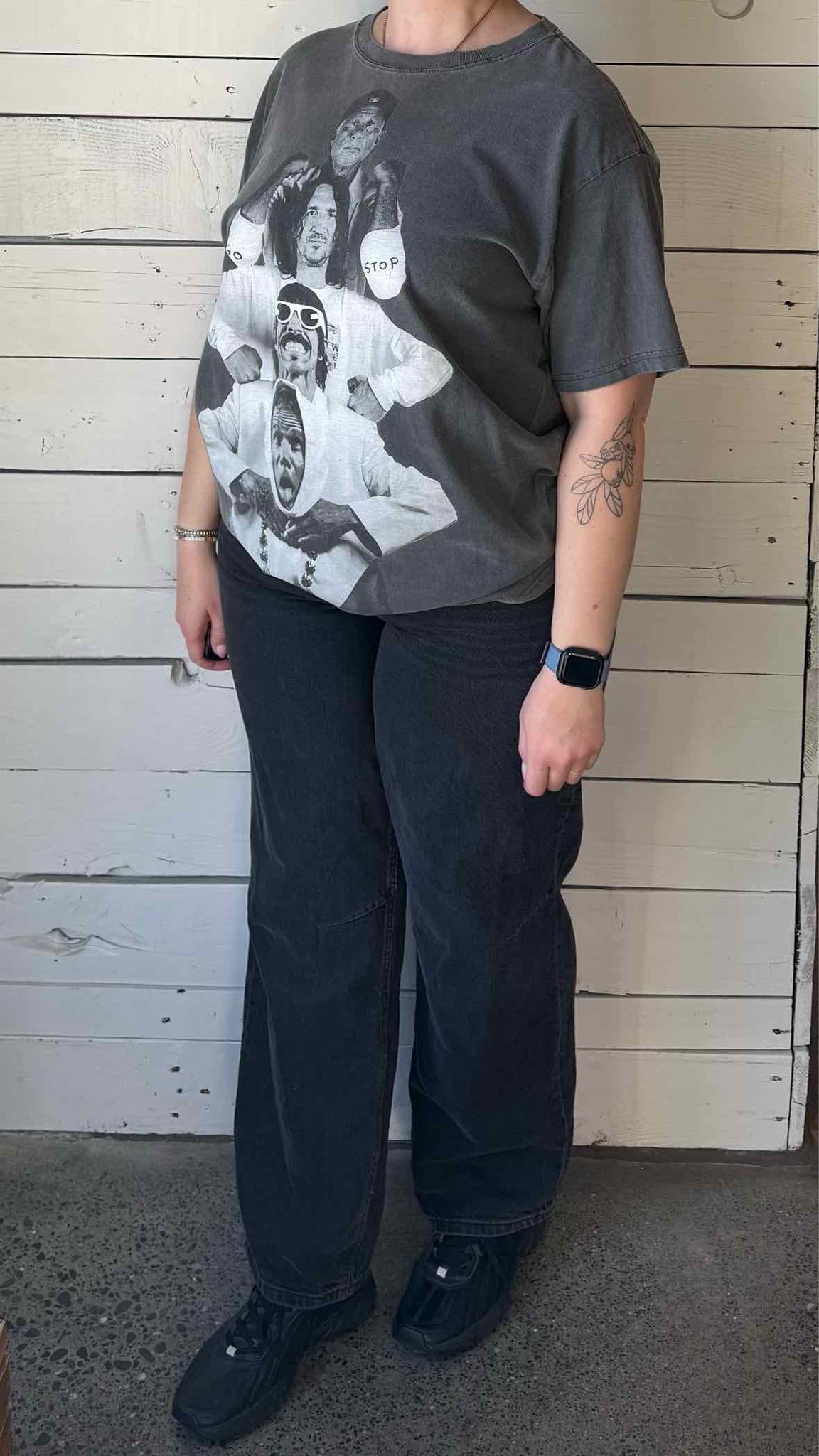 Red Hot Chili Peppers Size XL Knit Top