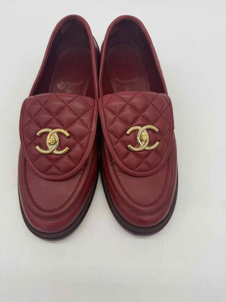 Chanel Size 38 Loafers