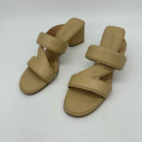 Bottega Veneta Size 38 Sandals