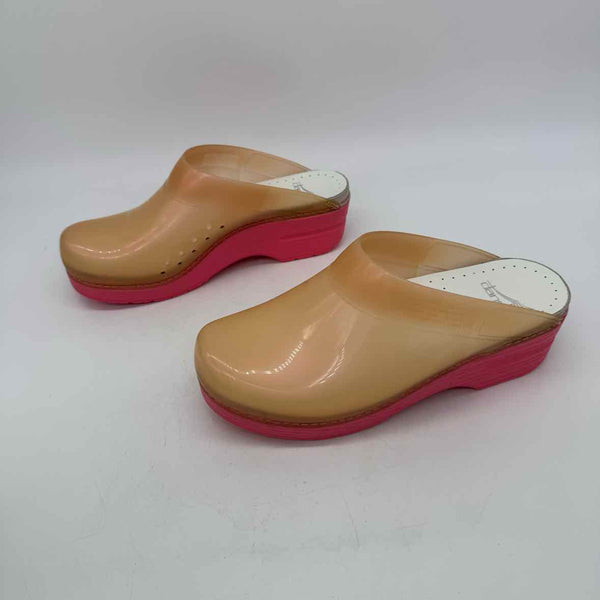 Dansko Size 38 Clogs
