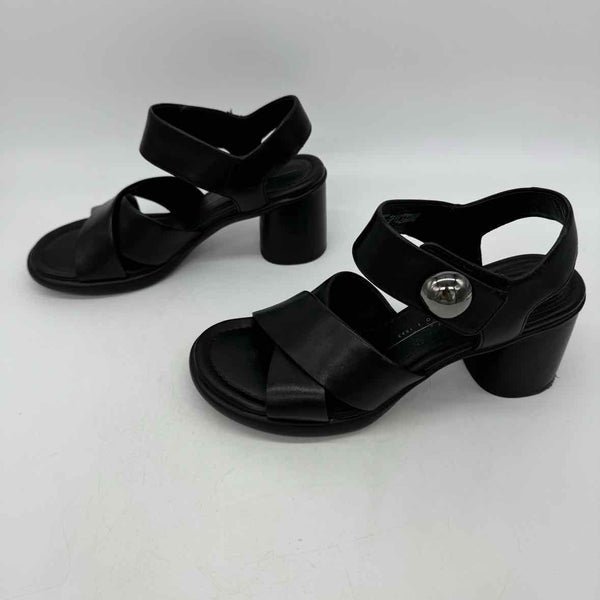 ECCO Size 38 Sandals
