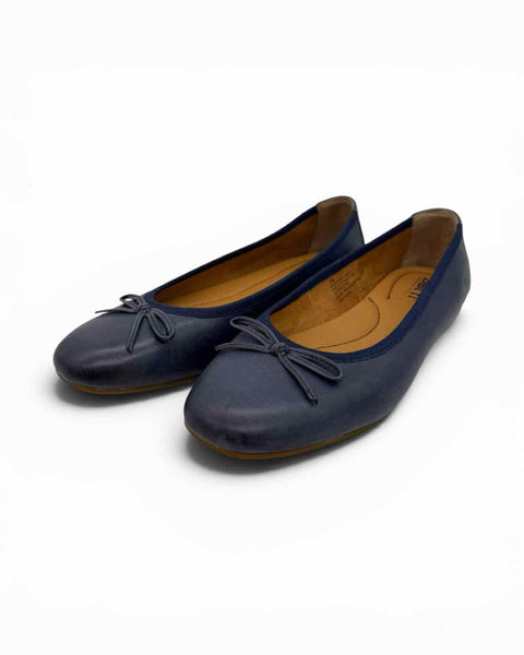 Born 7 Flats