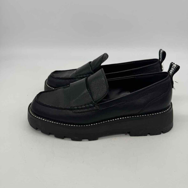 Karl Lagerfeld Size 9 Loafers