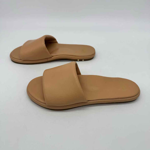 Beek Size 9 Sandals