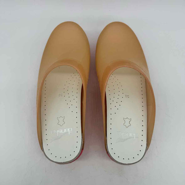 Dansko Size 38 Clogs