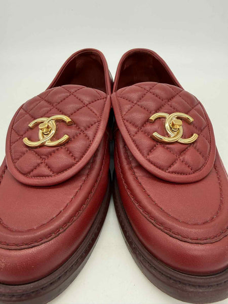 Chanel Size 38 Loafers